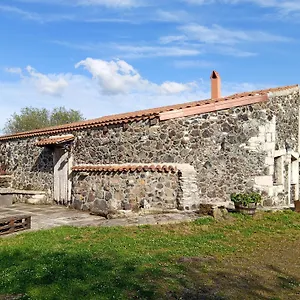 Su Montiju De Sa Falada Manna Apartment